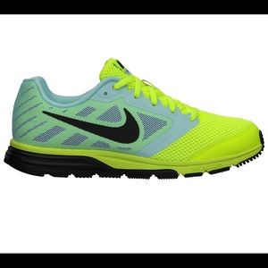 Size 8 Women’s Nike Zoom Fly